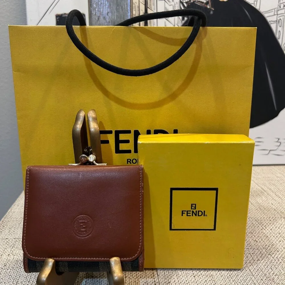 Vintage Fendi Zucca Bifold Wallet - Picture 3 of 13